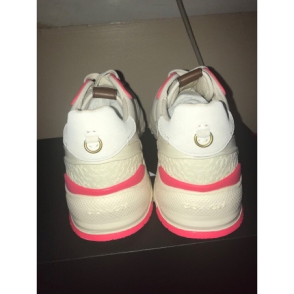 🦋HP🦋 Coach C143 Runner Shoes - Picture 6 of 16
